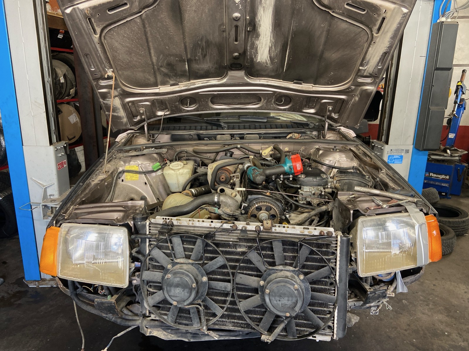  Courroie de distribution sur une Renault Fuego de 1985 à Vendargues  