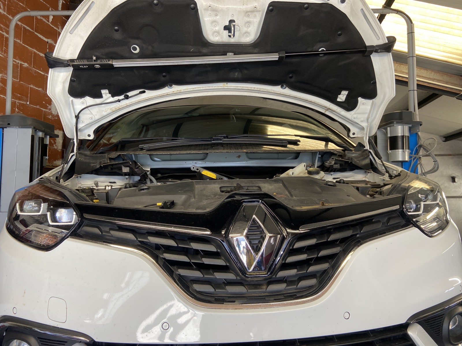 Courroie de distribution et révision sur un Scenic 4 à Vendargues 